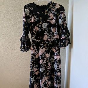 Floral Maxi Dress w/ Ruffled Bell Sleeves
